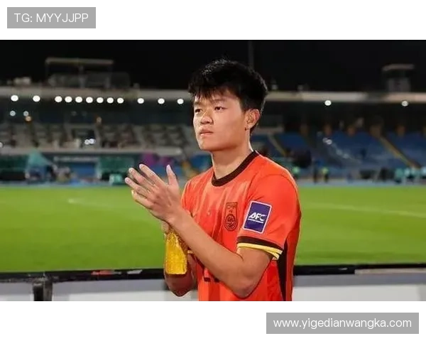 杨希职业生涯首球 海港双边卫默契配合